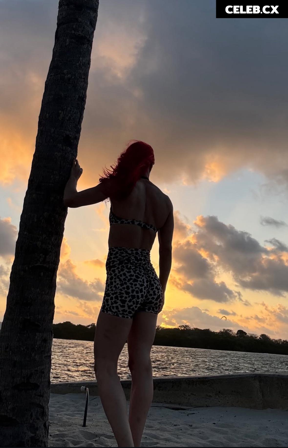 Gillian Robertson Image 7615683