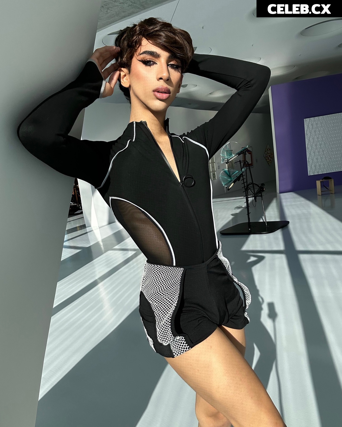 Alex Fox Image 7618019