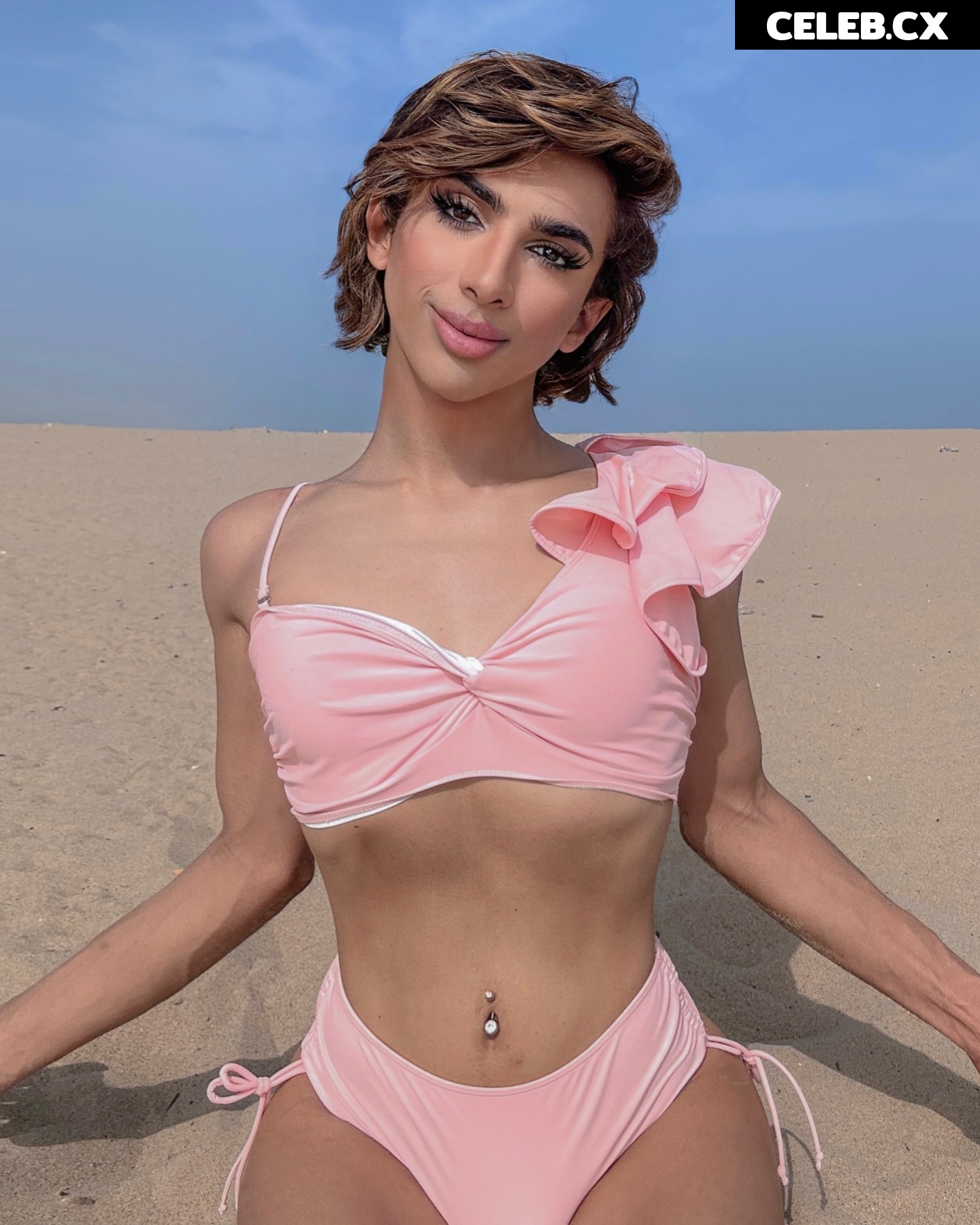 Alex Fox Image 7618000
