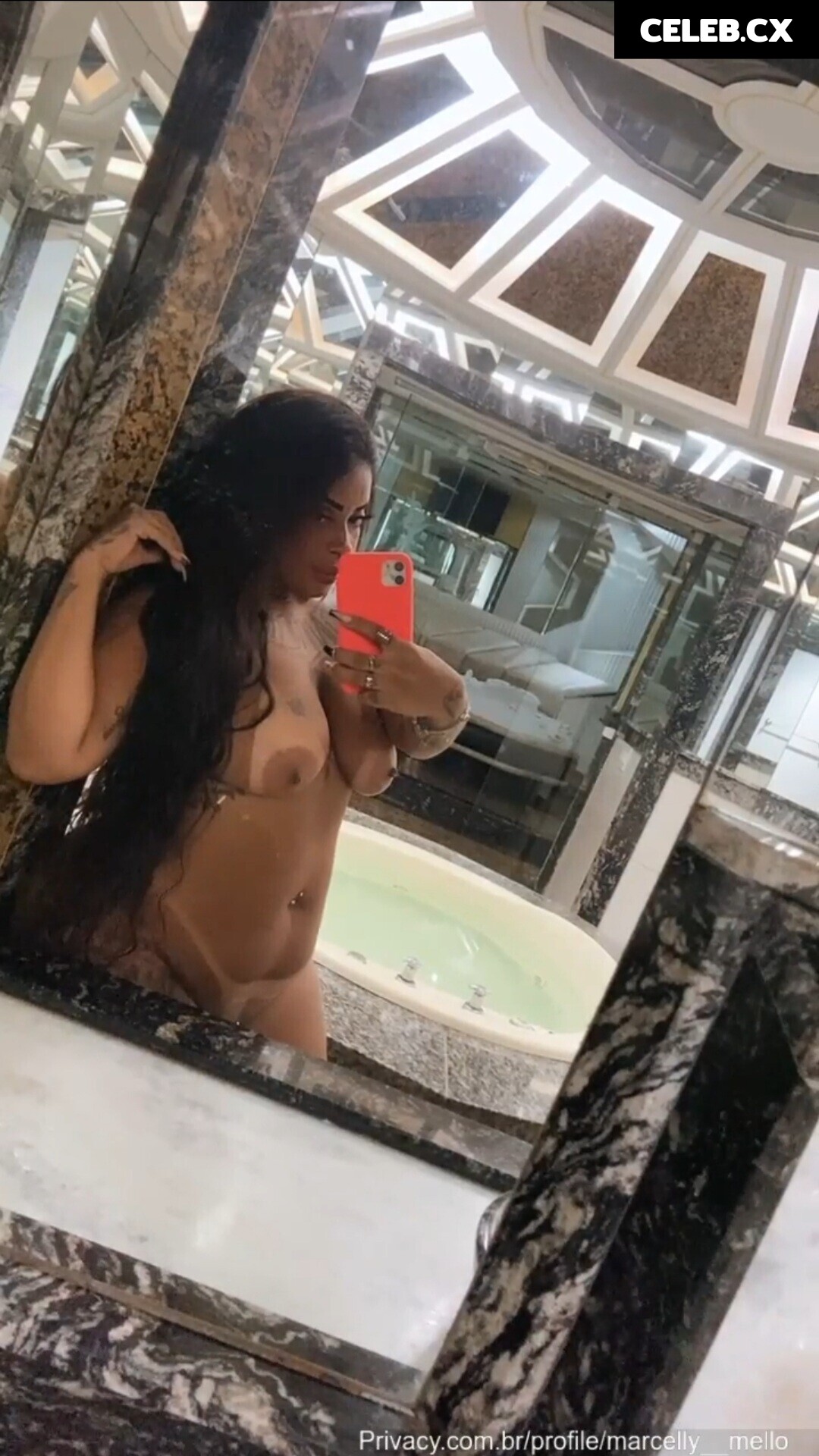 Marcelly Mello Image 7799678