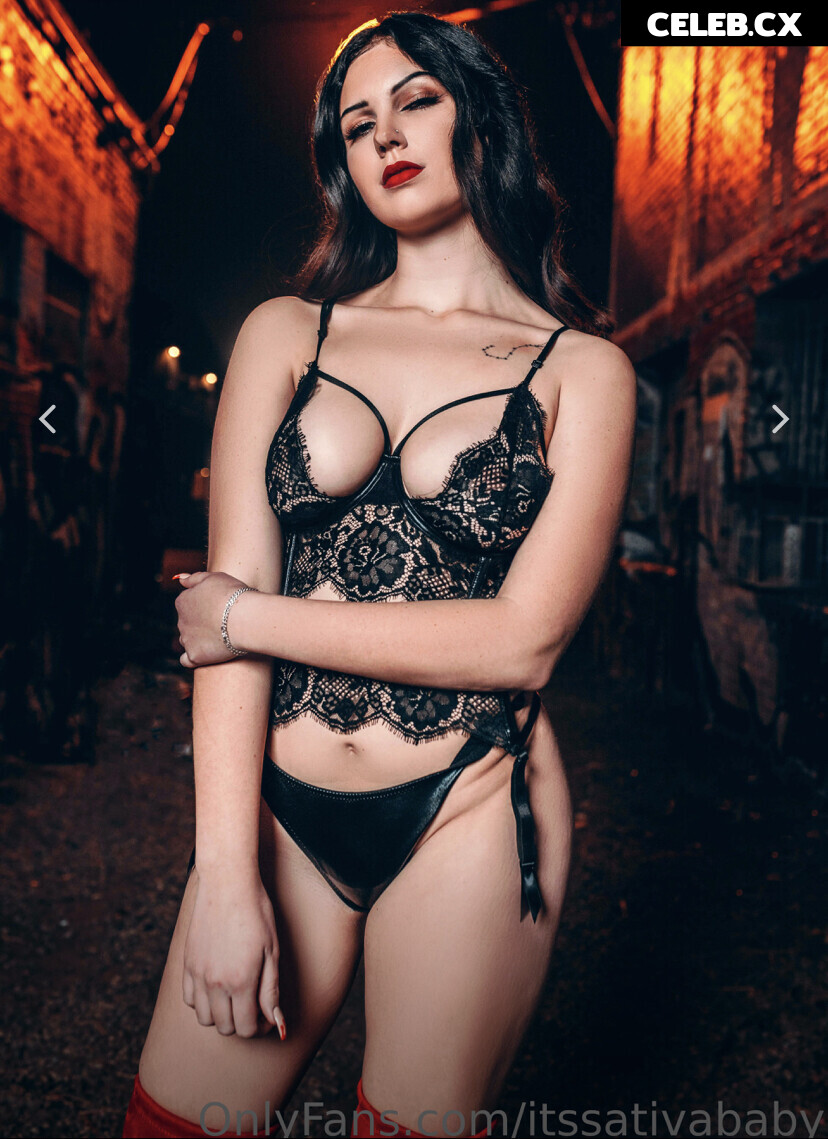 exotic.sativa / Sativa Siren Image 7735841