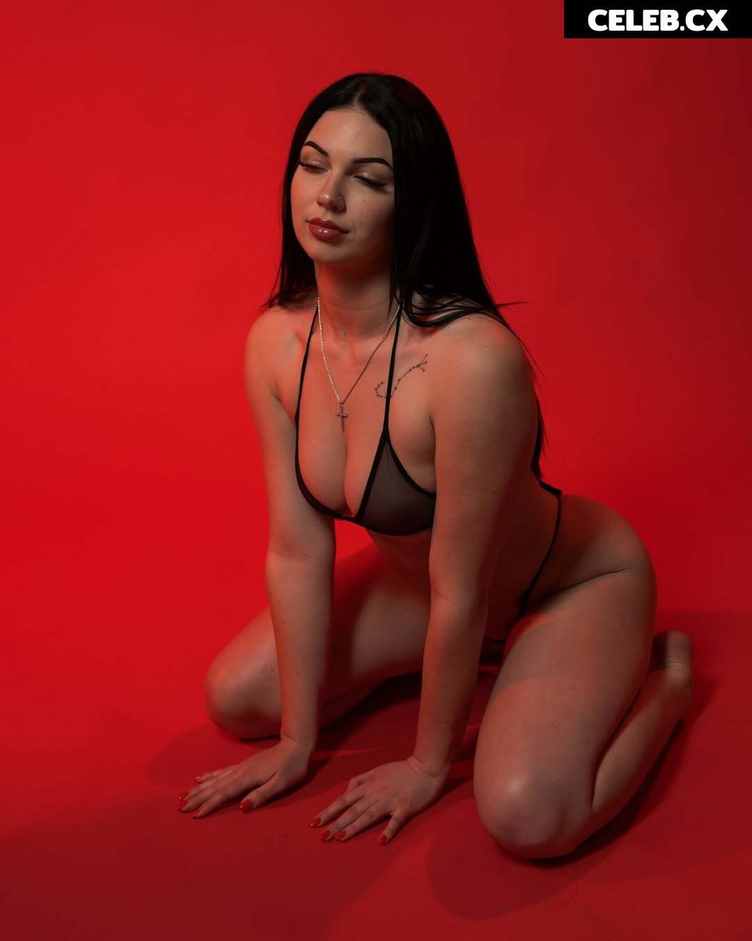 exotic.sativa / Sativa Siren Image 7735861
