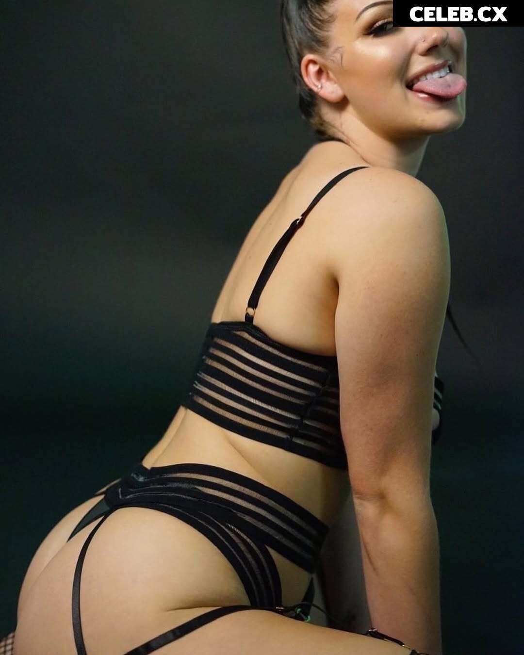 exotic.sativa / Sativa Siren Image 7735865