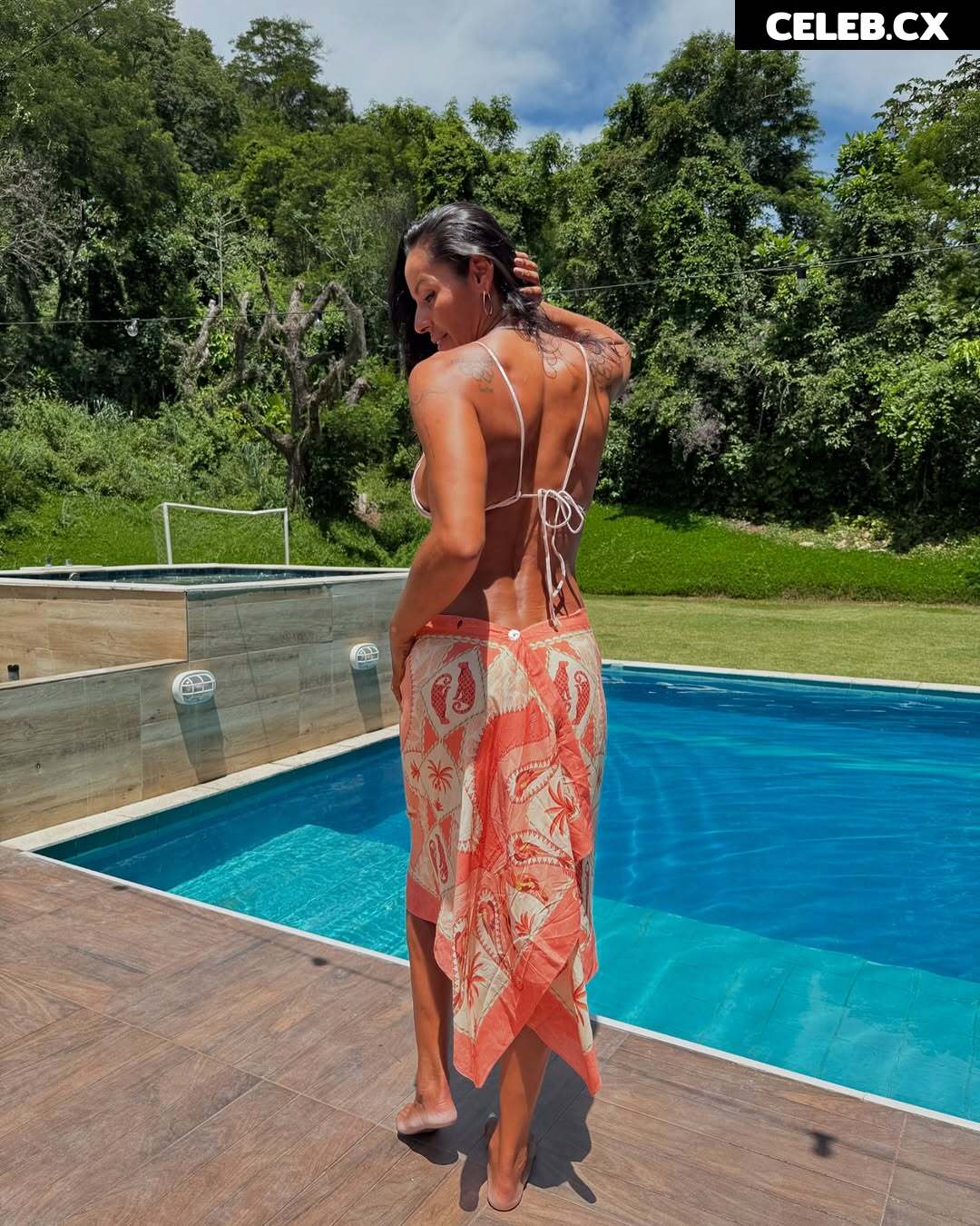 Paula Pequeno Image 7725896