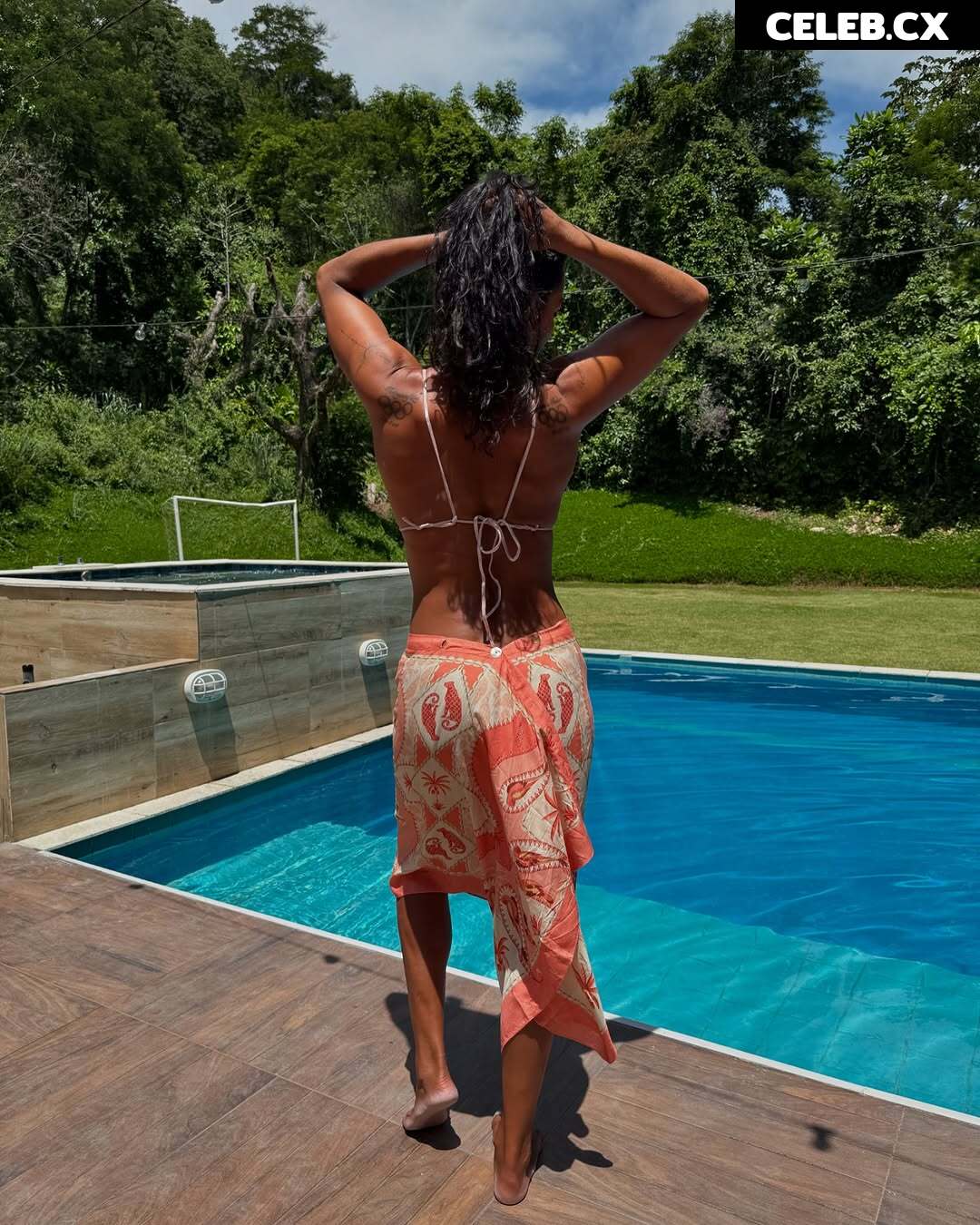 Paula Pequeno Image 7725900