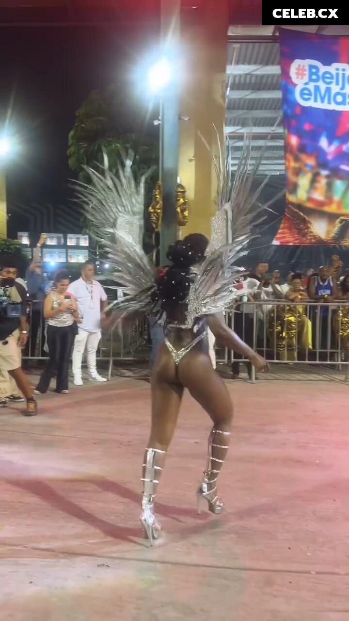 Erika Januza Image 7728418