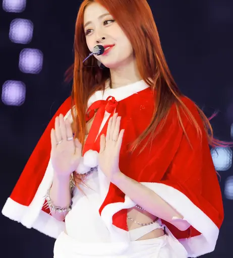 Image 9862828 from Huh Yunjin 허윤진 | LESSERAFIM