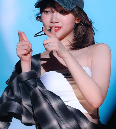 Image 9862674 from Kim Chaewon 김채원 [Le Sserafim]
