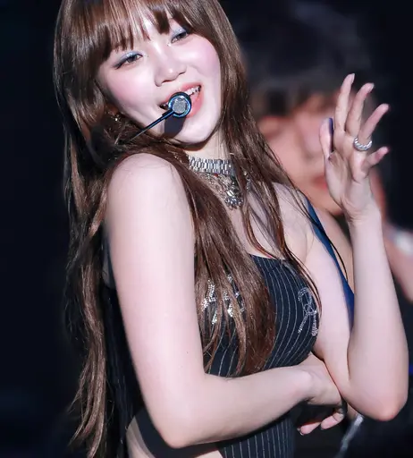 Image 9862668 from Kim Chaewon 김채원 [Le Sserafim]