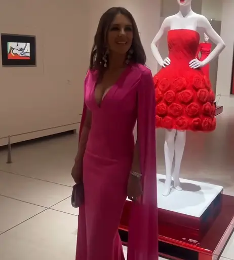 Image 9862051 from Elizabeth Hurley