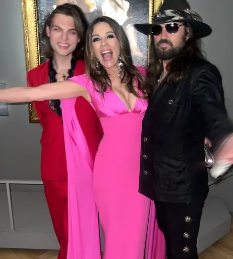 Image 9862039 from Elizabeth Hurley