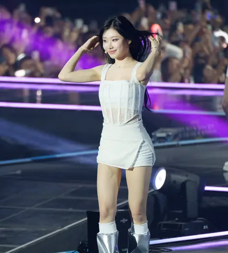 Image 9863542 from Chaeryeong - ITZY (채령)