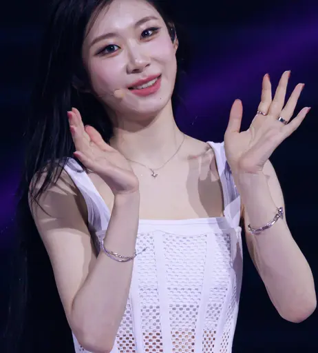 Image 9863543 from Chaeryeong - ITZY (채령)