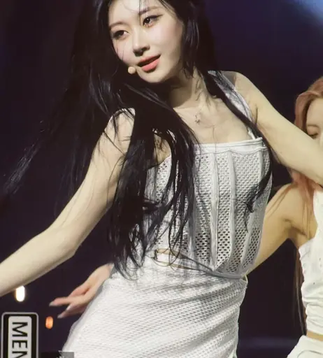 Image 9863534 from Chaeryeong - ITZY (채령)