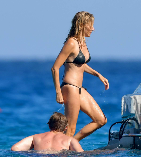 Image 9804829 from Sienna Miller