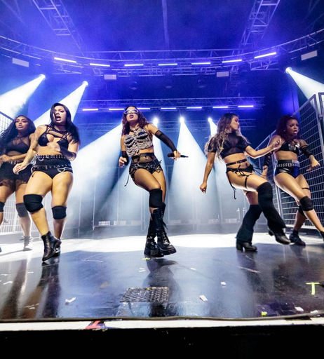 Image 9800301 from Anitta