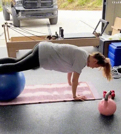 Image 9800269 from Kaley Cuoco