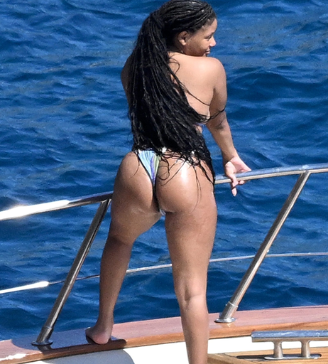 Image 9951443 from Halle Bailey