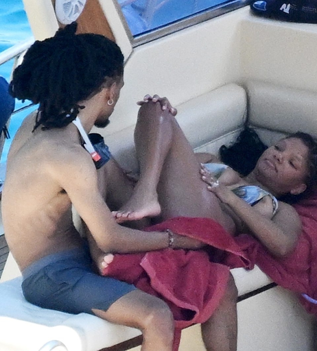 Image 9951464 from Halle Bailey