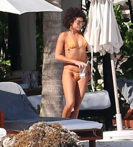 Image 9935675 from Sarah Hyland