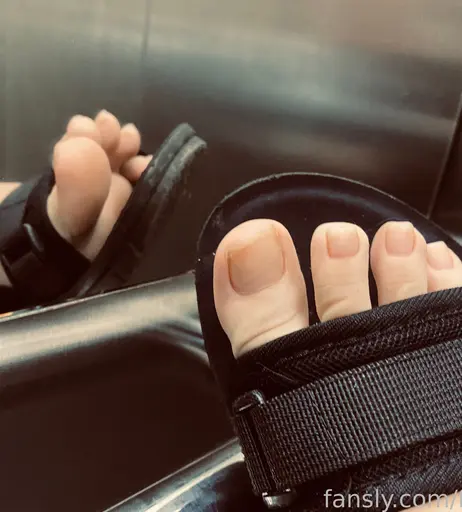 Image 9499091 from feeTLady