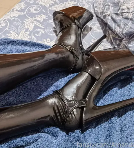 Image 9489175 from AmandaLatex