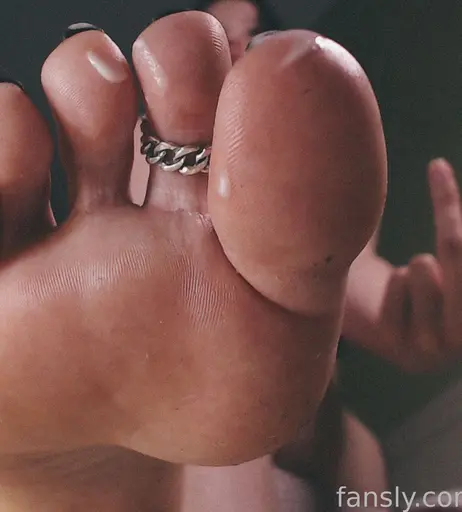 Image 9500589 from feeTLady