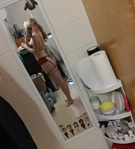 Image 9675530 from blonde_katie