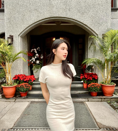 Image 963597 from Vivian Lai