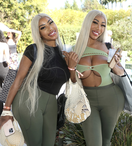 Image 906391 from clermonttwins