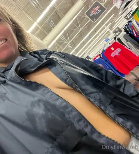 Image 8137398 from Hotwifekat2022
