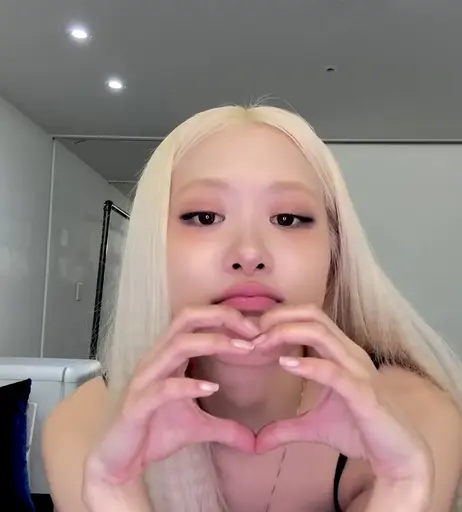 Image 8128022 from Rosé || Roseanne Park - BLΛƆKPIИK ( BLACKPINK )