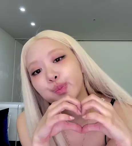 Image 8128023 from Rosé || Roseanne Park - BLΛƆKPIИK ( BLACKPINK )