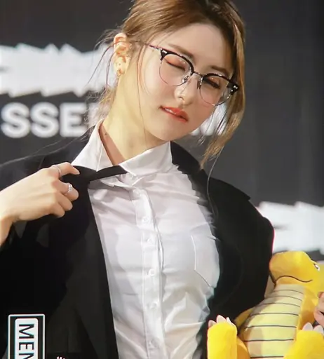 Image 8115551 from Huh Yunjin 허윤진 | LESSERAFIM