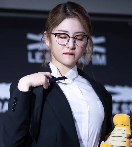 Image 8115549 from Huh Yunjin 허윤진 | LESSERAFIM