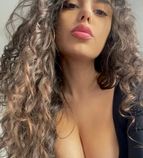 Image 8107728 from Roberta Galati / robiertassss [Busty Italian]
