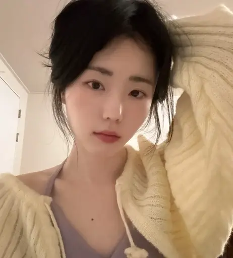 Image 8236452 from Laurine ASMR