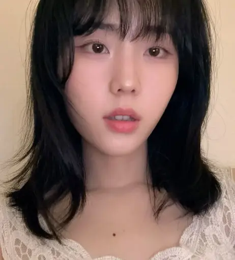 Image 8236394 from Laurine ASMR