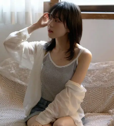 Image 8236353 from Laurine ASMR