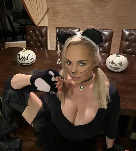 Image 8395911 from realmarycarey
