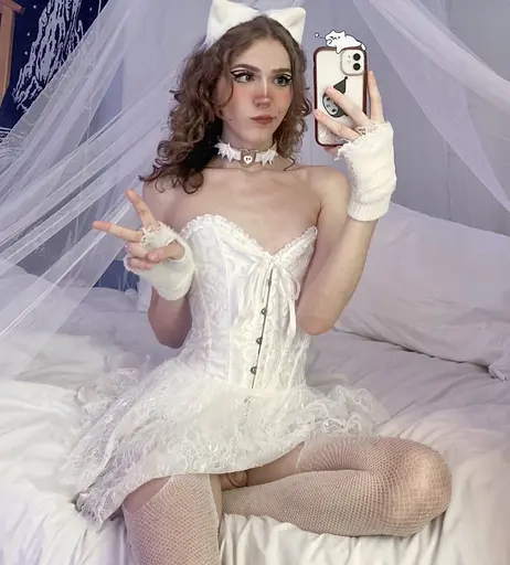 Image 8390278 from tkittenxo