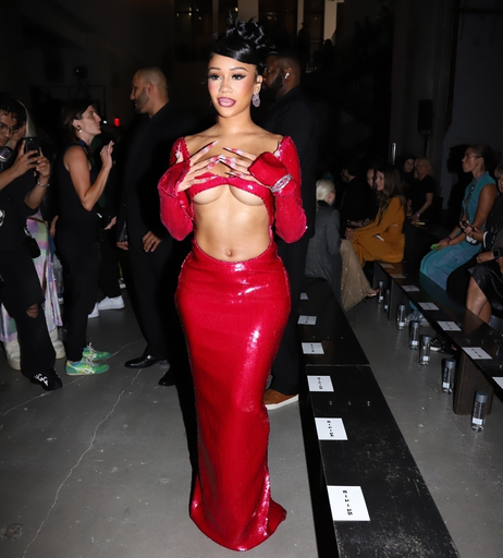 Image 8399668 from Saweetie