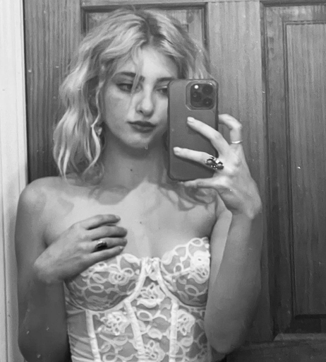 Image 8399219 from Willow Shields