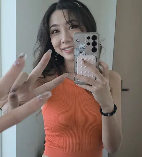 Image 8366944 from Fuslie (Leslie)