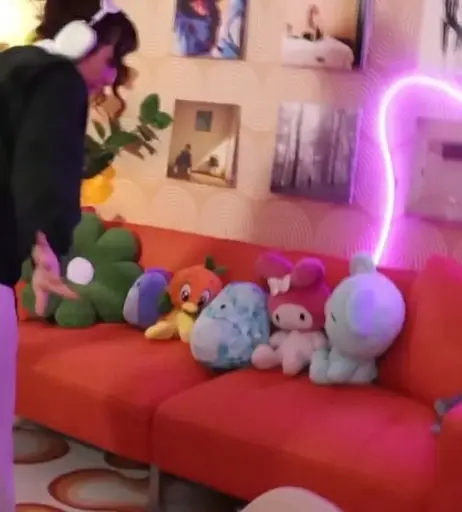 Image 8369859 from Ashley Ippolito / Reacts By Ash / ur internet mom ash