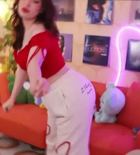 Image 8369866 from Ashley Ippolito / Reacts By Ash / ur internet mom ash