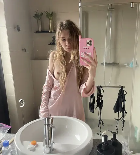 Image 8341787 from Marykate Moss / Mackenzie Moss