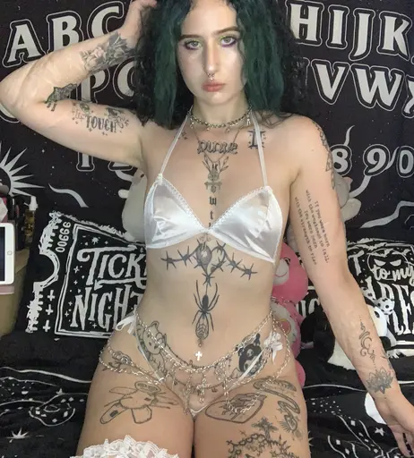 Image 8316493 from obedientslxt / obedientxslut / Baby Girl Chlo