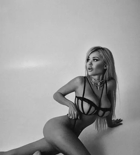 Image 8310331 from Viktoria Shock