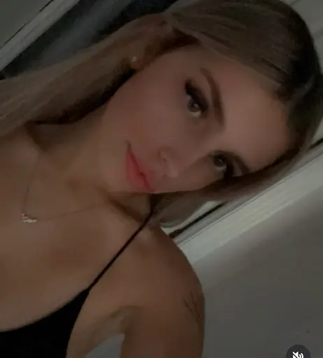 Image 8318541 from Hailey Phillips / haileychechik / haileyphilllips / maybeehailey /